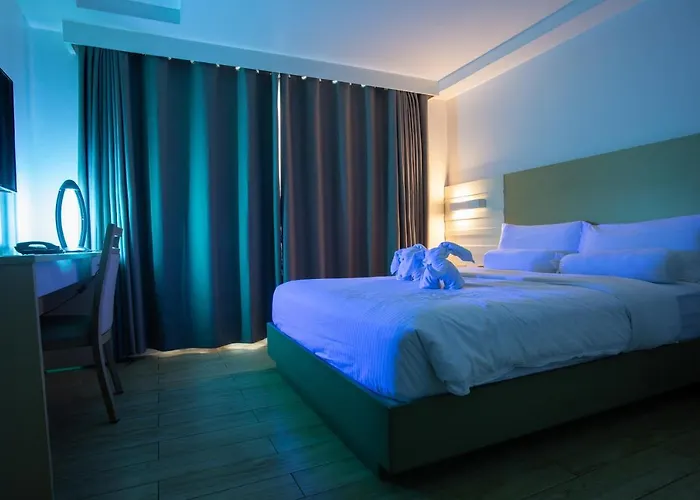 Hotel Heroes