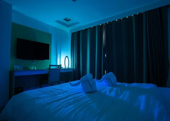 Heroes Hotel