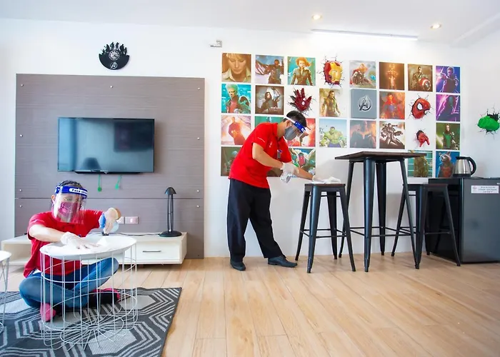 Heroes Hotel